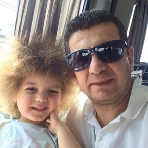 Bizim Hikaye Ömer Sevgi ve babasının Resmi